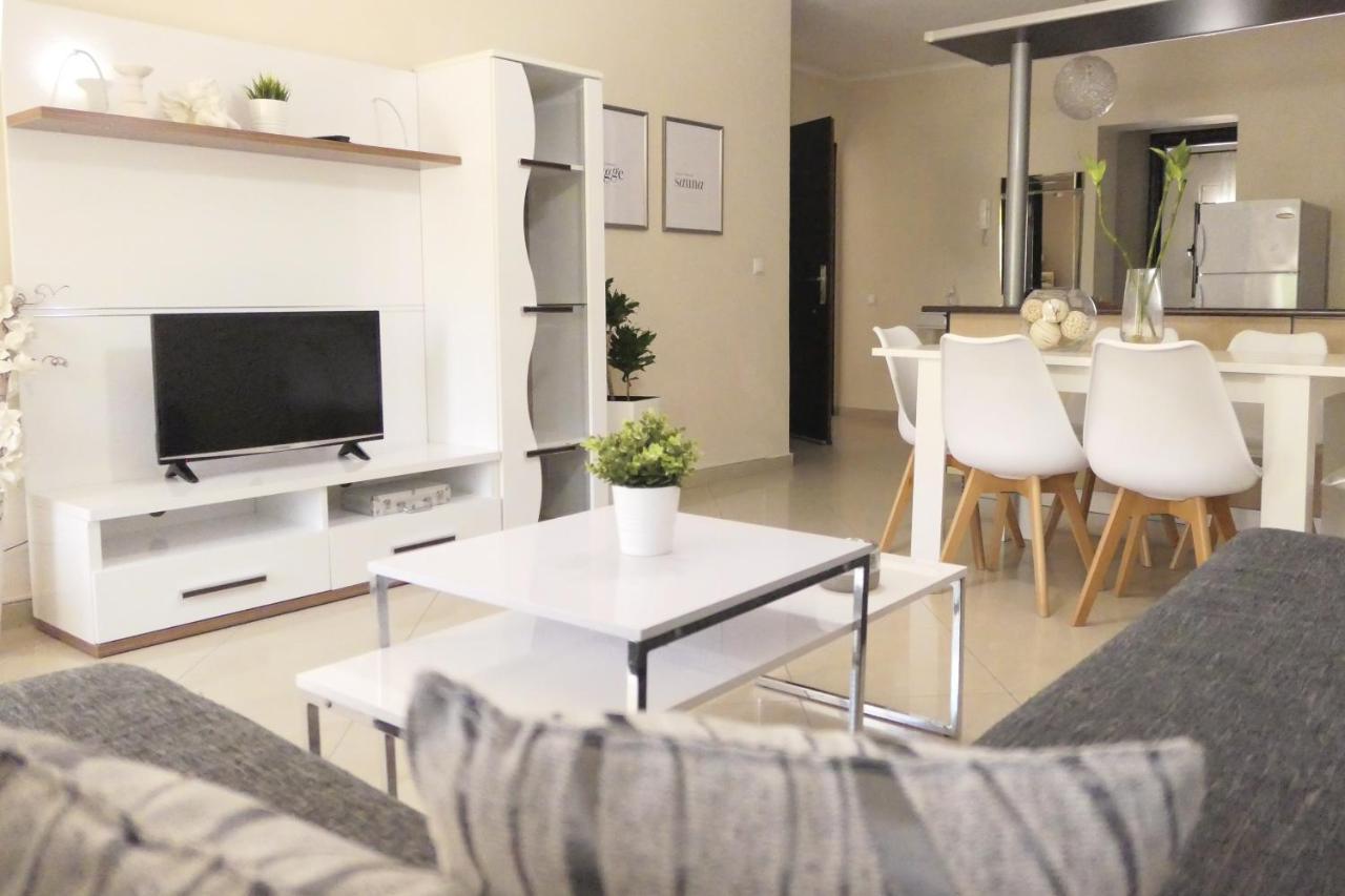 SAPPHIRE & IVORY Luxury Apartments - Kavala Eksteriør billede
